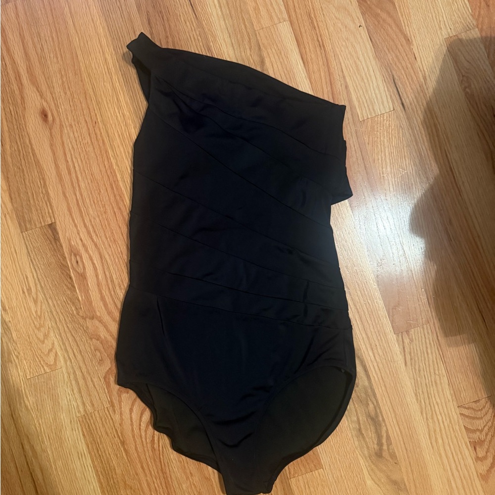KIAVA Black One-Shoulder Swim One Piece